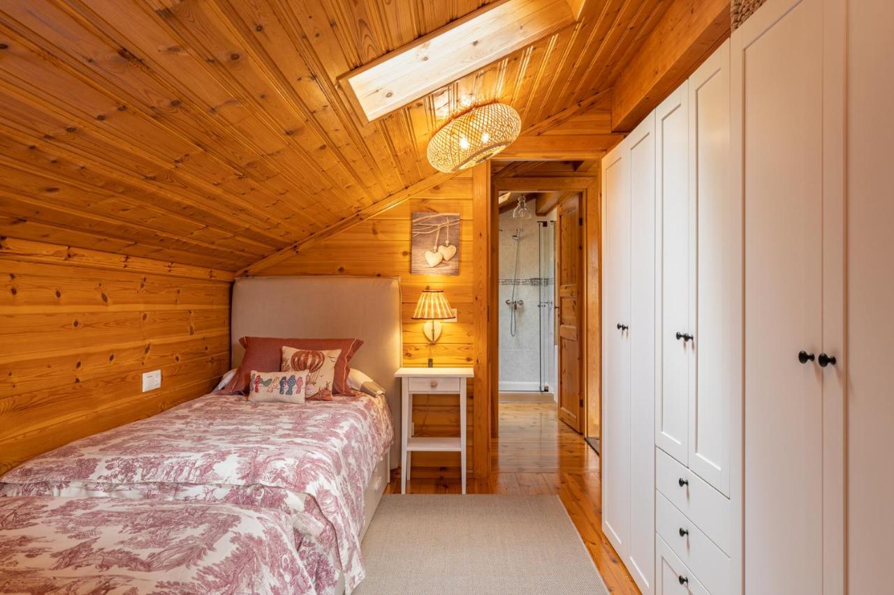 Espléndida cabaña de madera frente al río Ter Camprodon Exterior foto