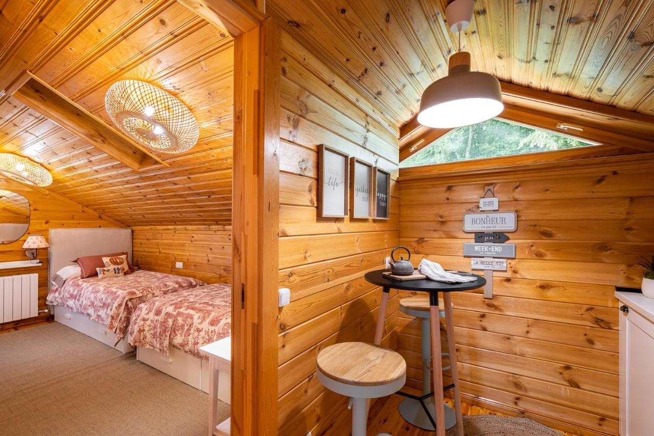Espléndida cabaña de madera frente al río Ter Camprodon Exterior foto